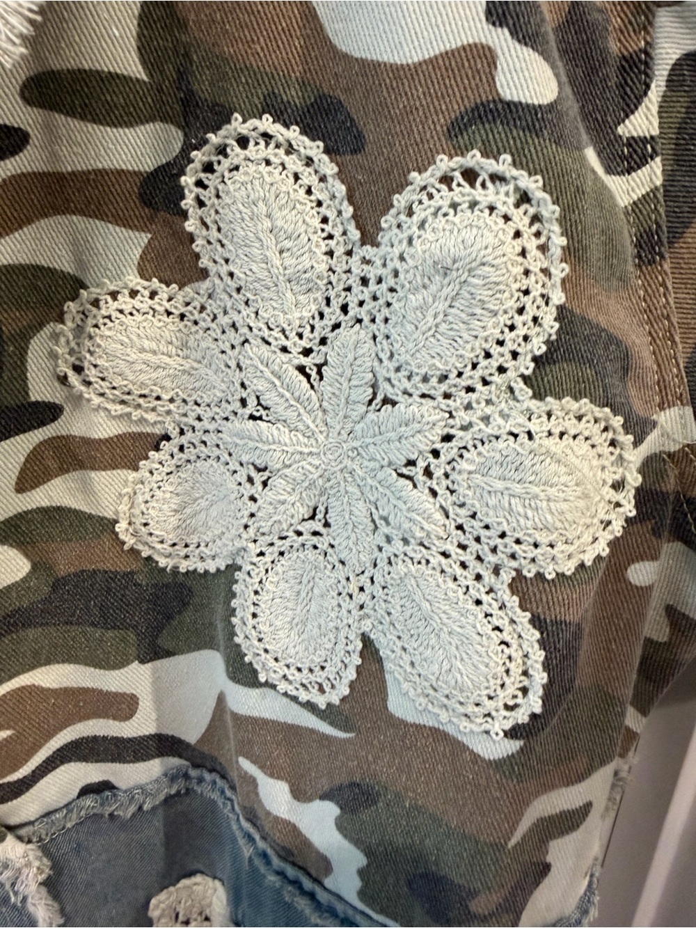 POL Clover Camo Jacket Size Medium Oversized Boho Distressed - Picture 6 of 16
